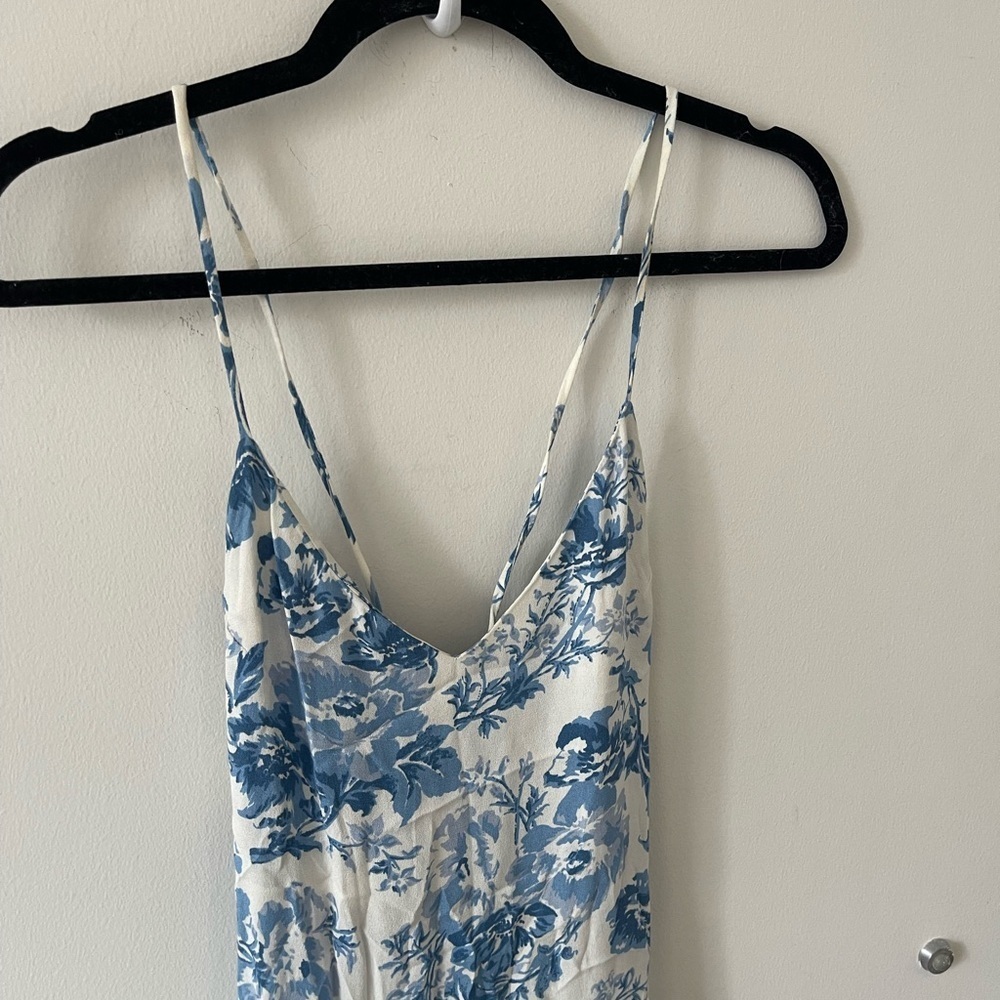 Reformation Floral Blue and White Dress - Picture 4 of 9